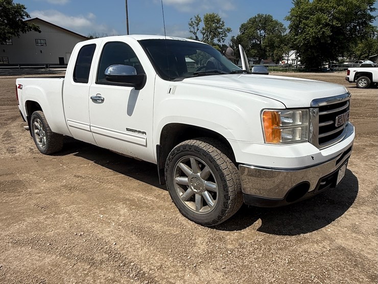 #13-•-2012-gmc-k1500-sierra-sle-extended-cab-4x4-pickup-image-2