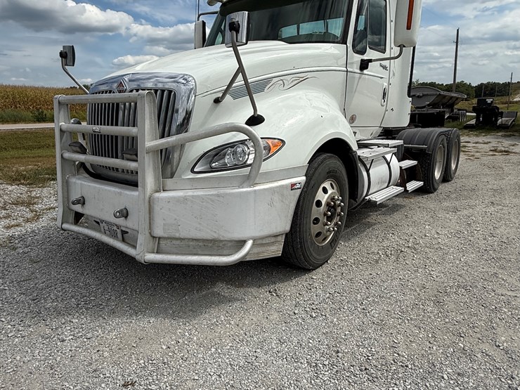 2010-international-prostar-image-5