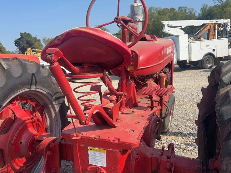 farmall-m-tricycle-tractor-image-14