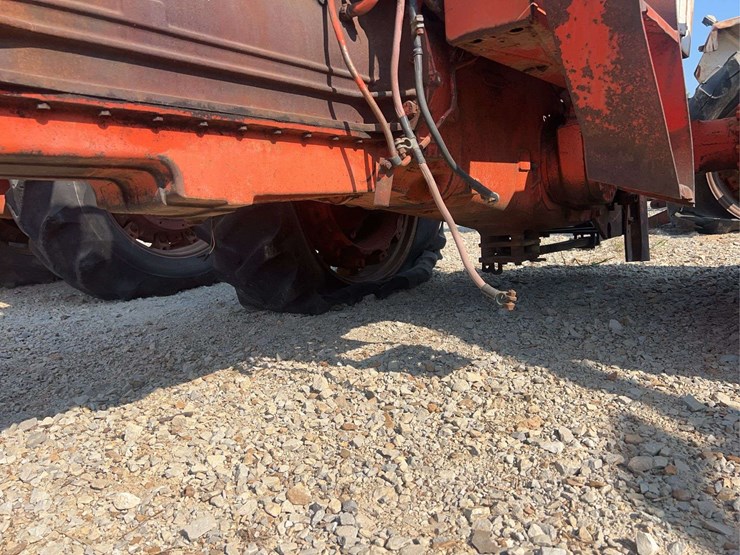 case-1175-cab-tractor-image-34
