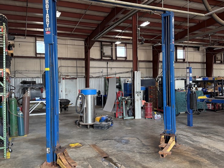 #107-•-rotary-spoa9-200-2-post-auto-lift-image-2