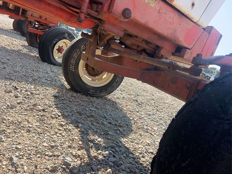 case-1175-cab-tractor-image-27