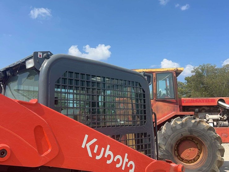 2022-kubota-svl-97-2-skid-steer-loader-image-18