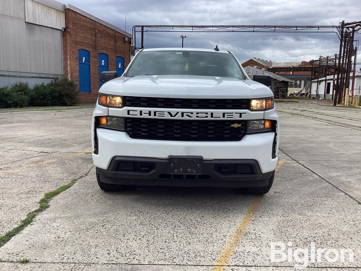 2022-chevrolet-silverado-1500-image-2