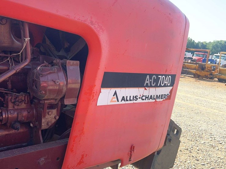 allis-chalmers-7040-tractor-image-20