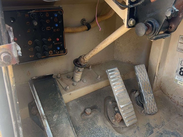 cat-d400e-t/a-dump-truck-image-35