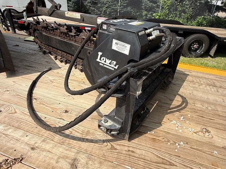 #9-•-lowe-xr25-hydraulic-drive-trencher-attachment-for-skidloaders-image-1