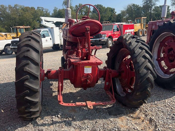 farmall-m-tricycle-tractor-image-3
