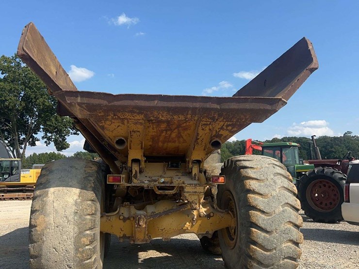 cat-d400e-t/a-dump-truck-image-3