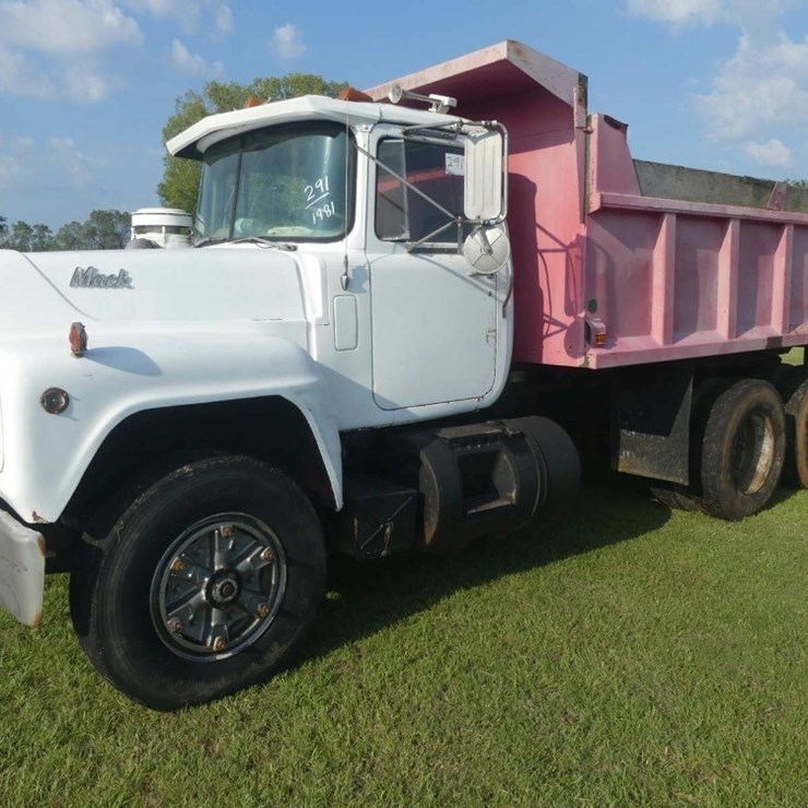1981 MACK R686ST