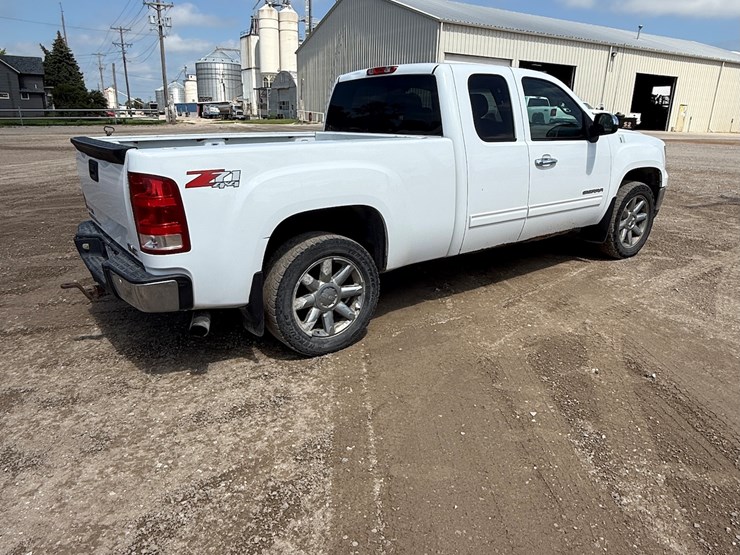 #13-•-2012-gmc-k1500-sierra-sle-extended-cab-4x4-pickup-image-12