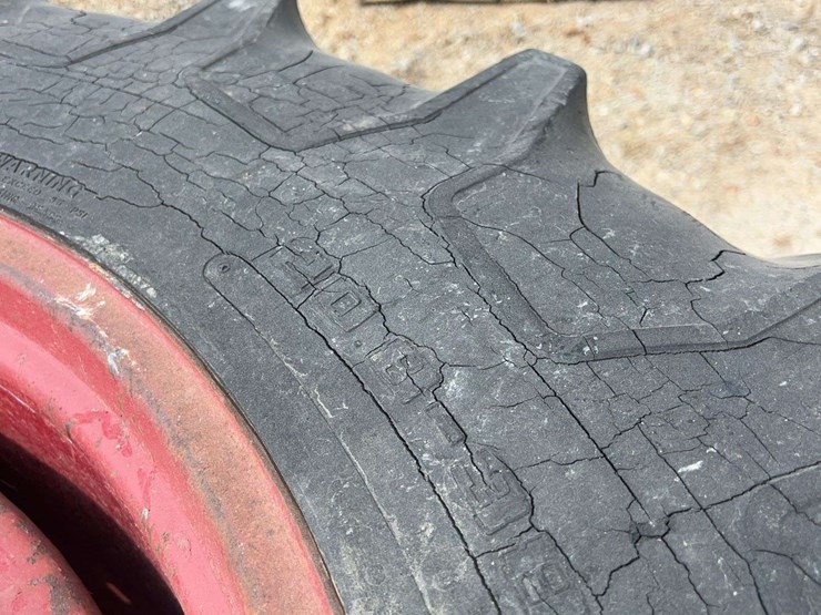 (2)-20.8-38-tires-w/-ih-dual-rims-image-5