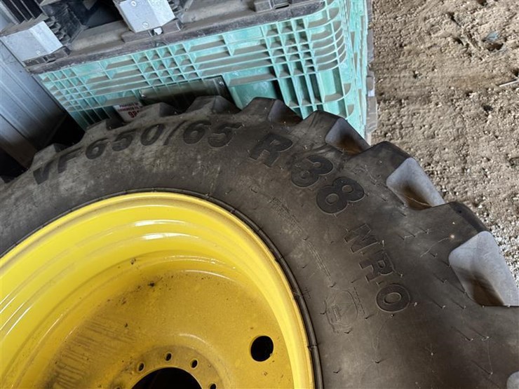 john-deere-10-image-12