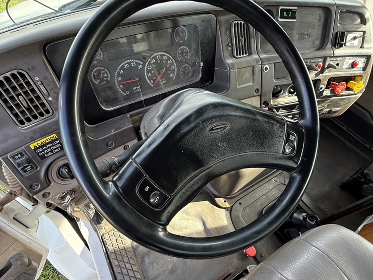 #17-•-2008-sterling-9500-tandem-axle-conventional-fuel-&-lube-truck-image-68