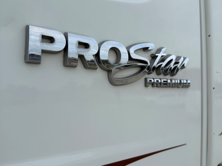 2010-international-prostar-image-55