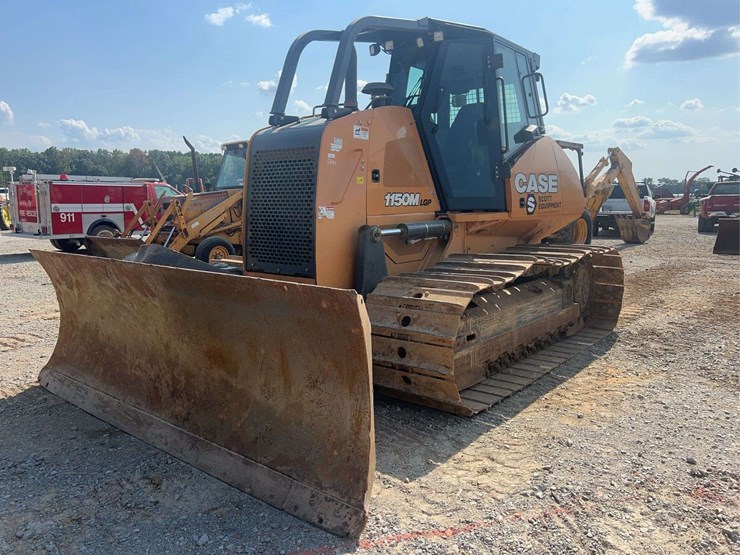 2021-case-1150m-cab-dozer-image-1