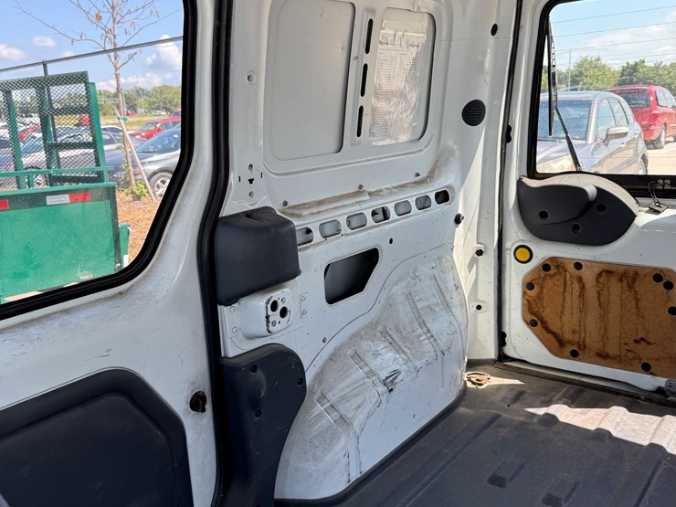 2012-utility-van-image-22