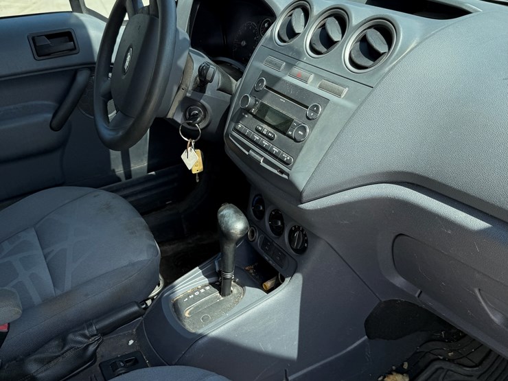 2012-utility-van-image-16