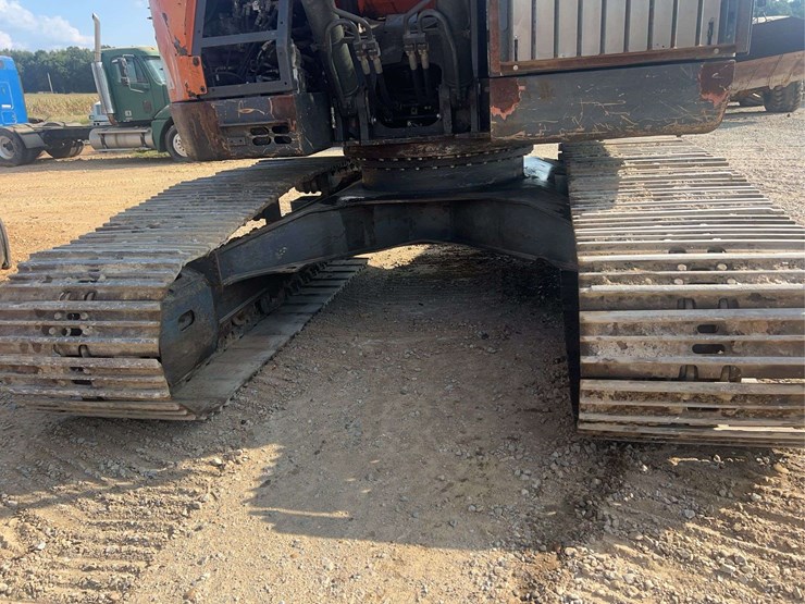 doosan-dx23slcr-5-excavator-image-11