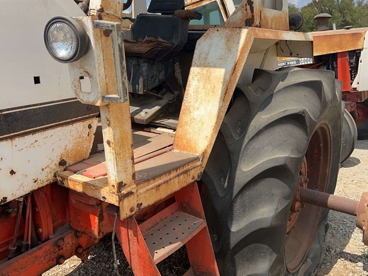 case-1370-cab-tractor-image-12
