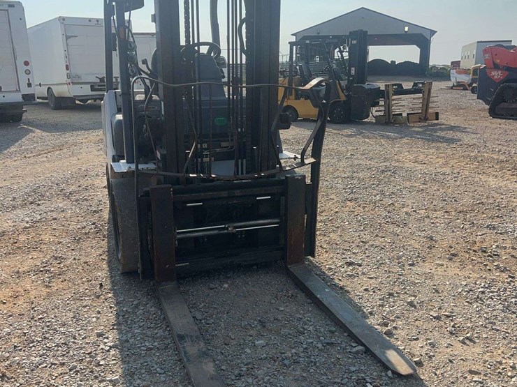 uni-carriers-70-warehouse-lift-image-6