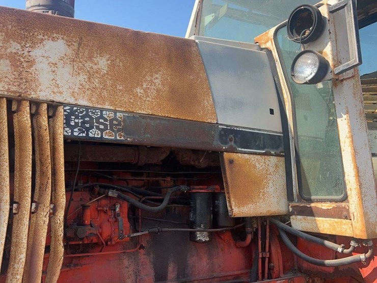 case-1570-cab-tractor-image-12