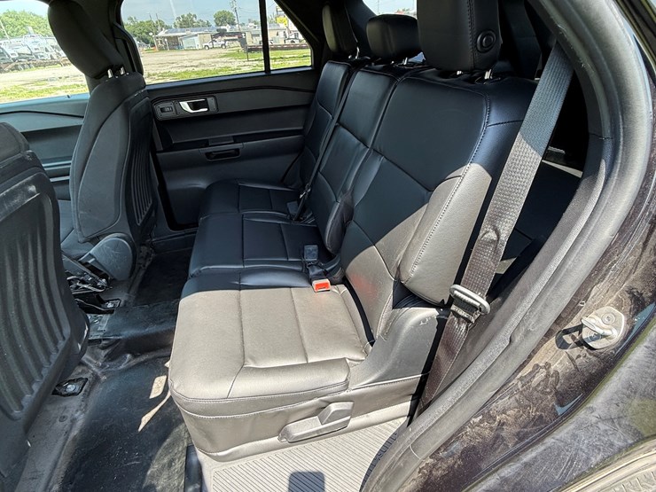 2021-ford-explorer-police-interceptor-image-24