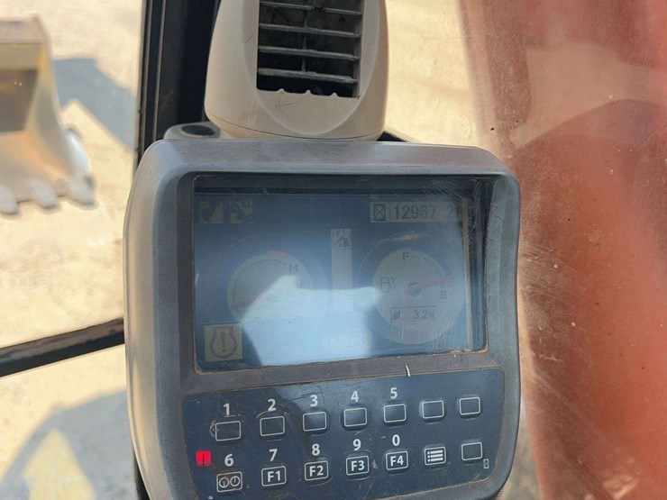 hitchahi-350-lc-exavator-image-29