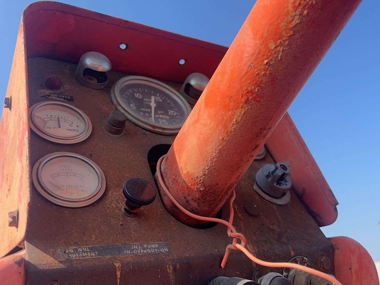 allis-chalmers-xt-series-3-tractor-image-29