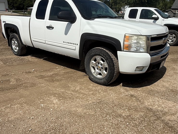 2009-chevrolet-k1500-image-1