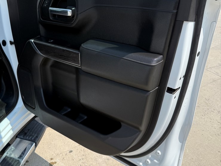 2019-chevrolet-silverado-image-8