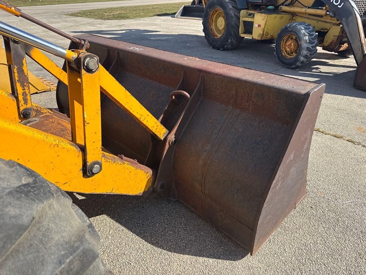 jcb-214s-image-11