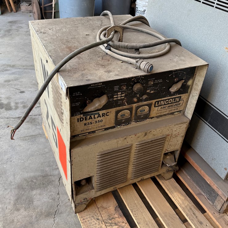 #73 • Lincoln Idealarc R35-250 Constant Voltage Arc Welder