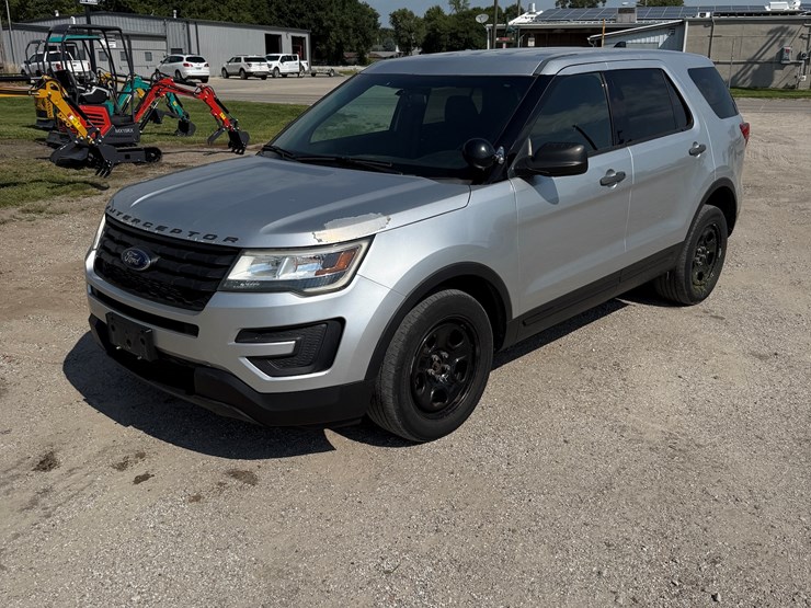 2016-ford-explorer-police-interceptor-image-23