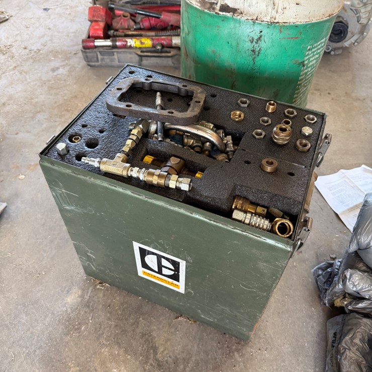 #128 • Caterpillar Service Tool