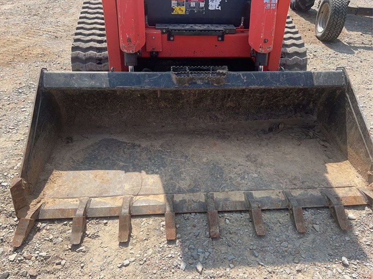 2022-kubota-svl-97-2-skid-steer-loader-image-7