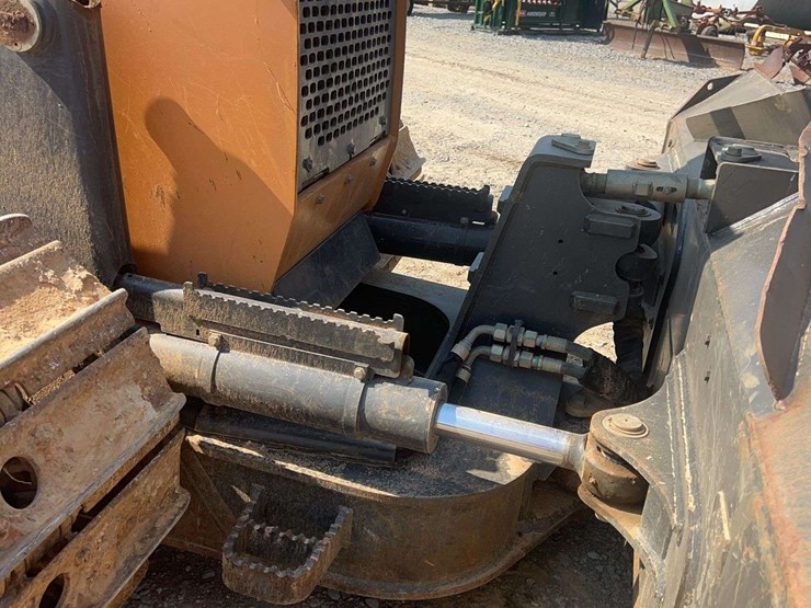 2021-case-1150m-cab-dozer-image-23
