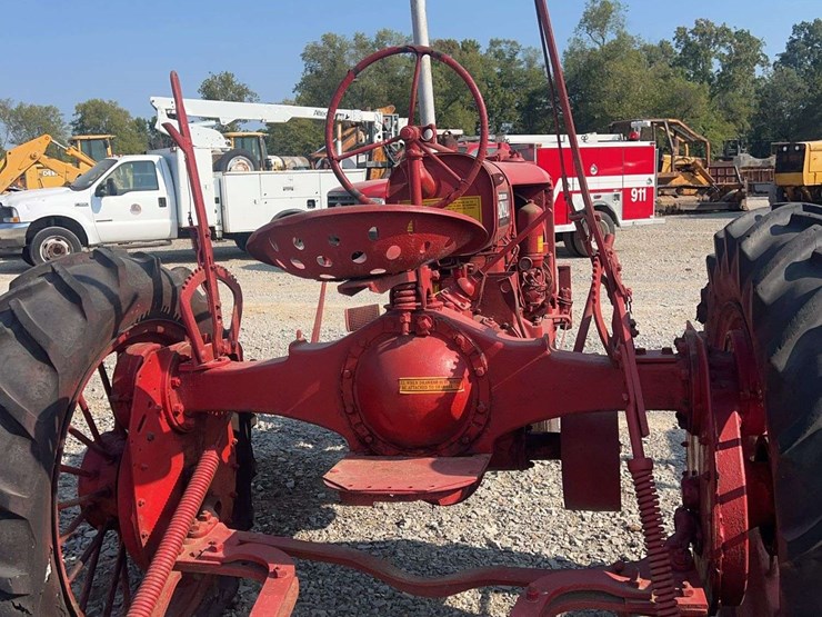 farmall-f-20-tricycle-tractor-image-14