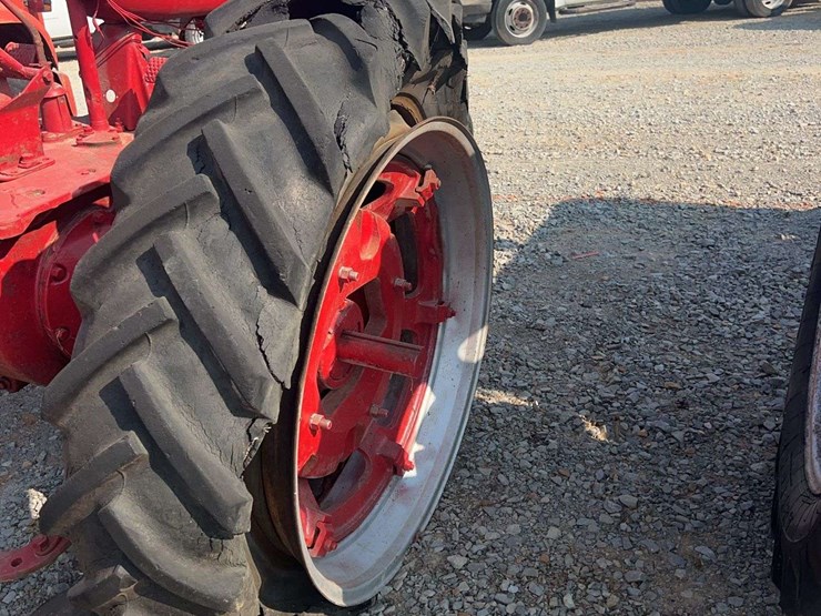 farmall-m-tricycle-tractor-image-15