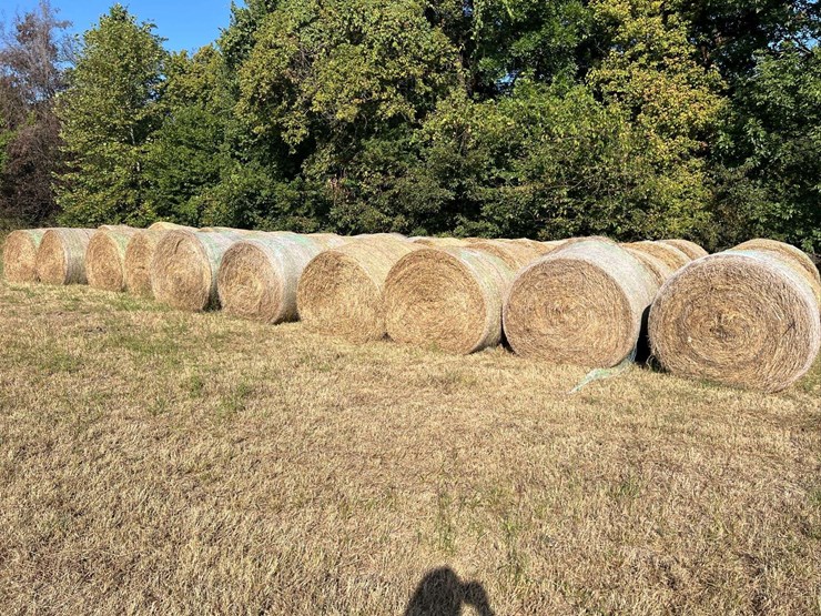 (50)-4'-x-5'-edge-wrapped-round-bales-of-hay-*offsite-image-1