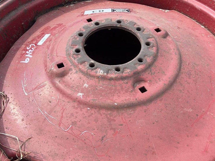(2)-20.8-38-tires-w/-ih-dual-rims-image-6