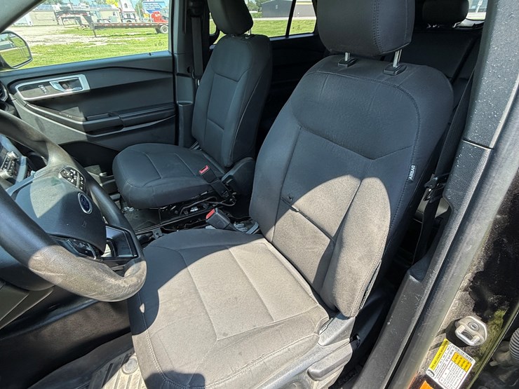 2021-ford-explorer-police-interceptor-image-14