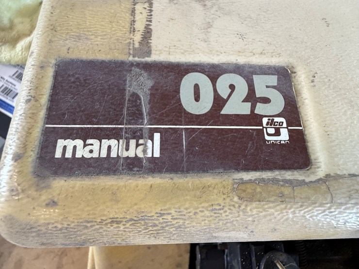 #131-•-ilco-025-manual-key-cutting-machine-&-key-inventory-rack-image-2