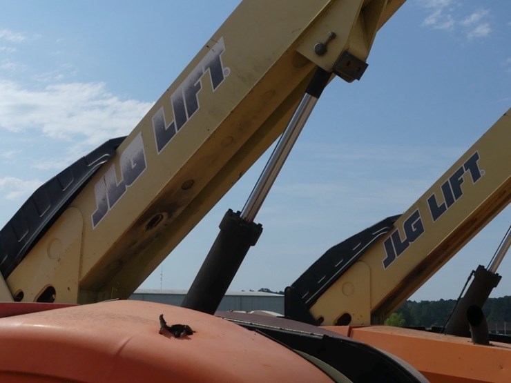 2007-jlg-600s-image-3