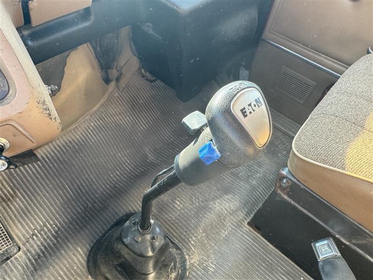 1995-ford-l8000-image-22