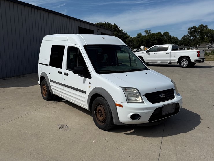 2012-utility-van-image-2