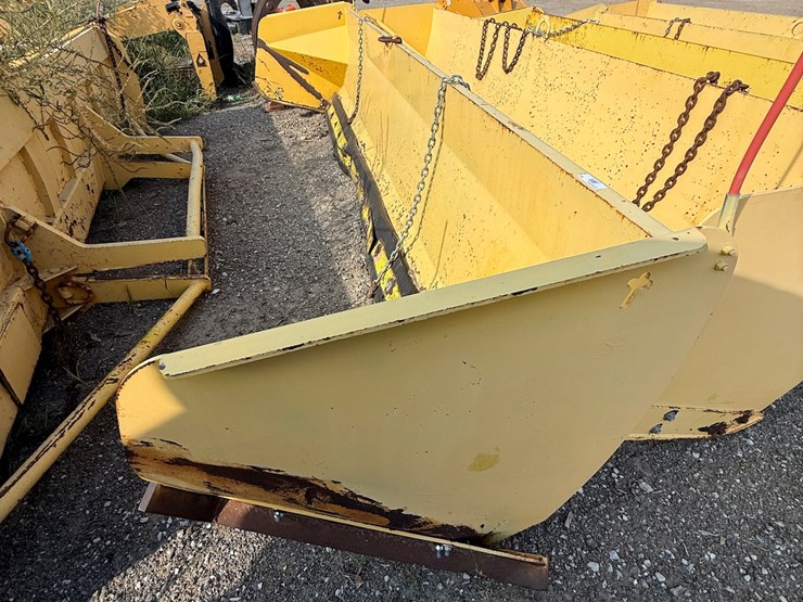 #68-•-14-ft.-heavy-duty-push-box-blade-for-wheel-loaders-damaged-wings-image-2