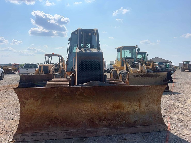 2021-case-1150m-cab-dozer-image-6