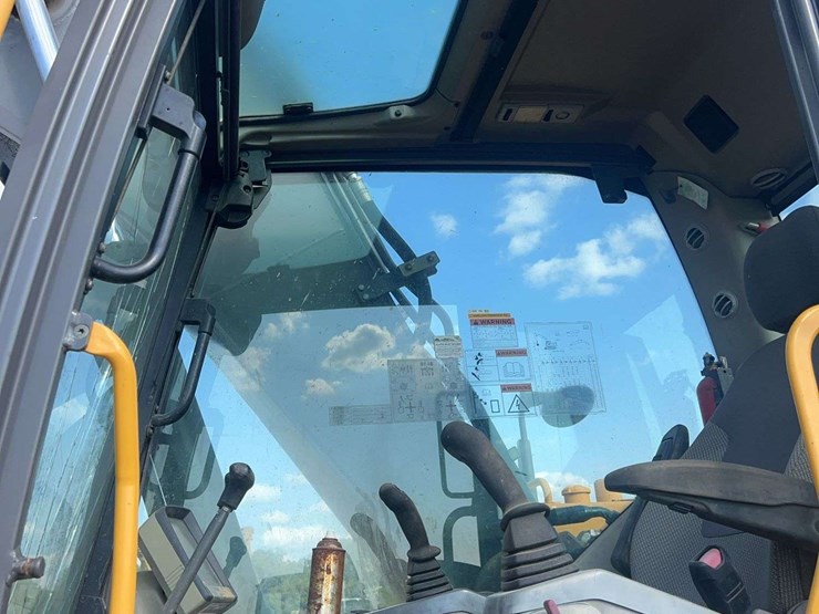 volvo-ex160d-excavator-image-30