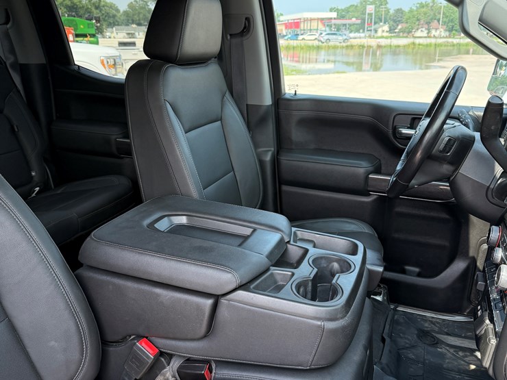 2019-chevrolet-silverado-image-10